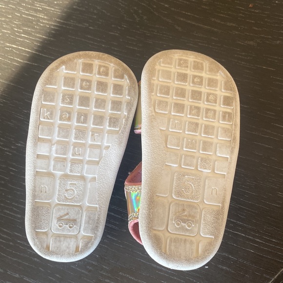 See Kai Run Gold Metallic Adjustable Toddler Girl Sandals Size 5 - Picture 8 of 8